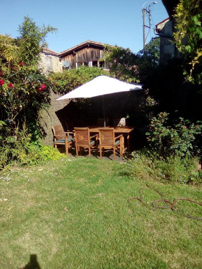 Holiday home Les Volets Bleus