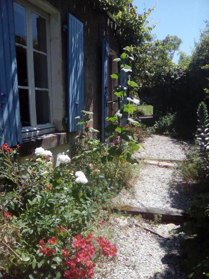 Les Volets Bleus * Arcais
