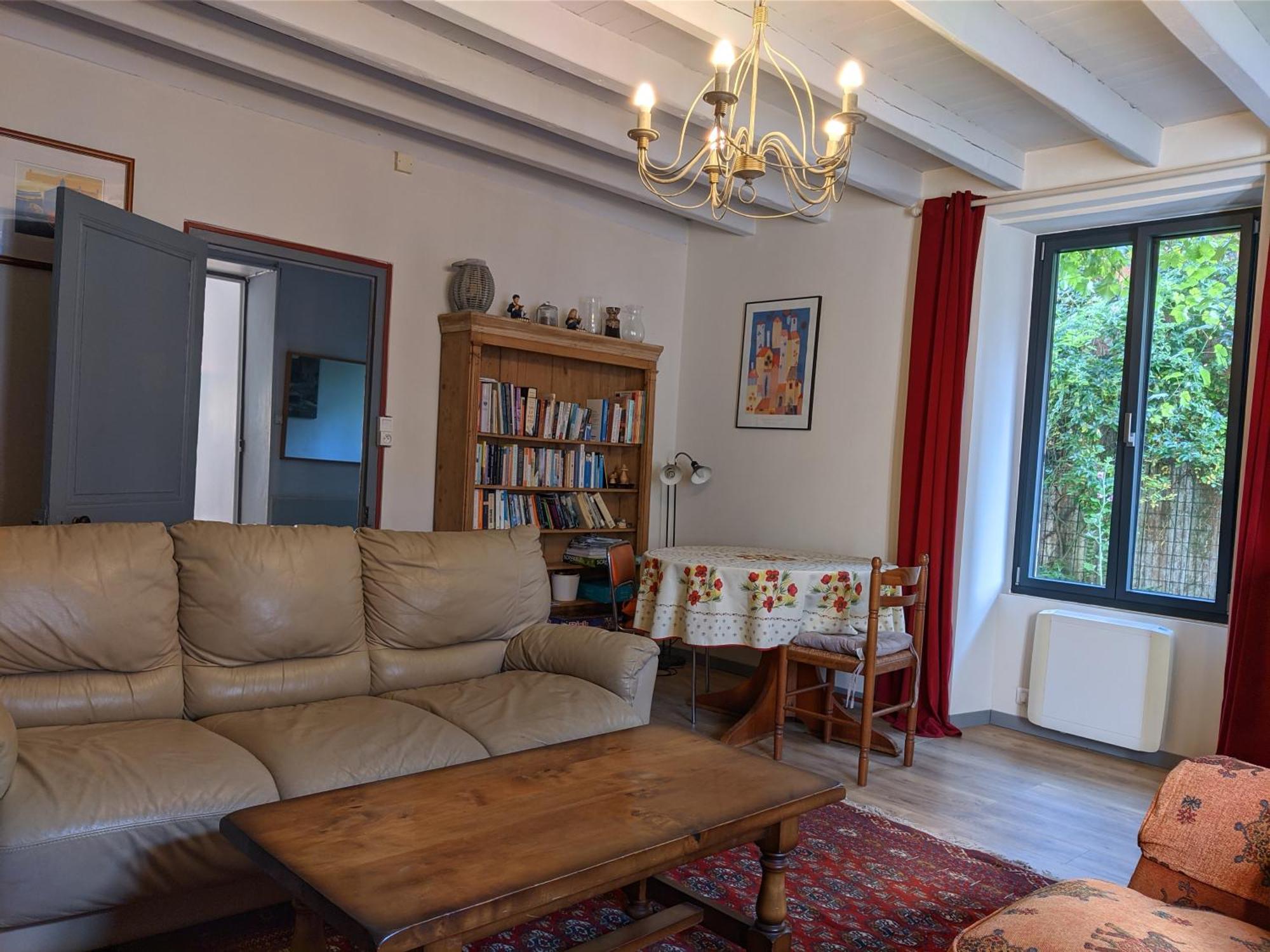 Les Volets Bleus Holiday home *
